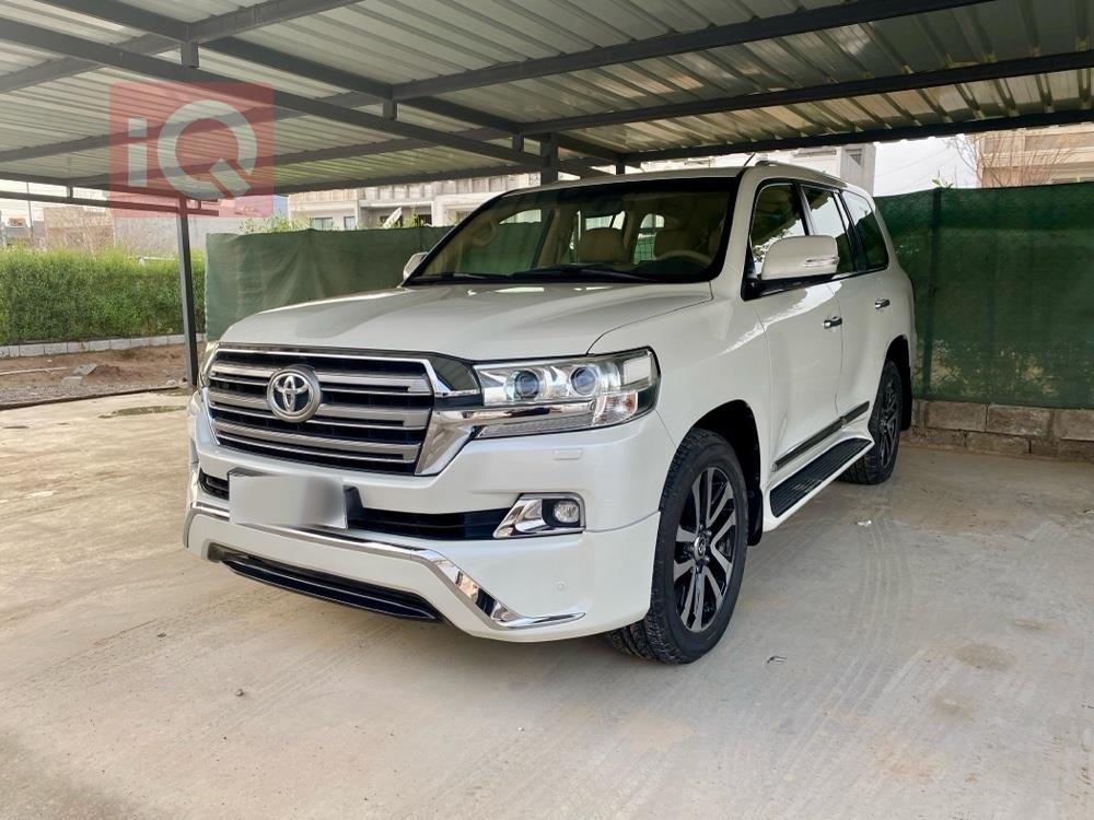 تويوتا لاندكروزر